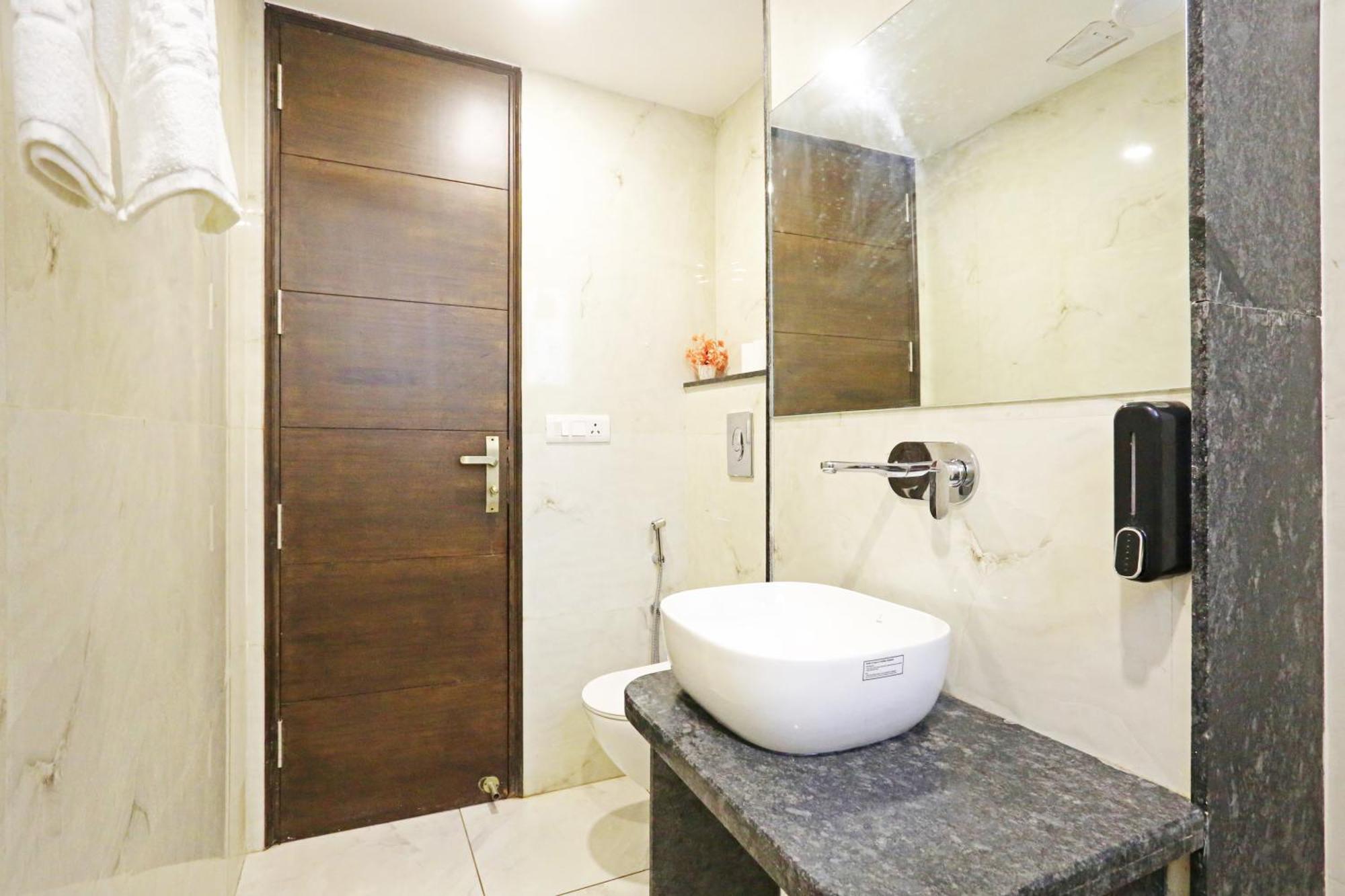 Hotel Mayfair Just A Minute Away From New Delhi Railway Station And Connaught Place Zewnętrze zdjęcie