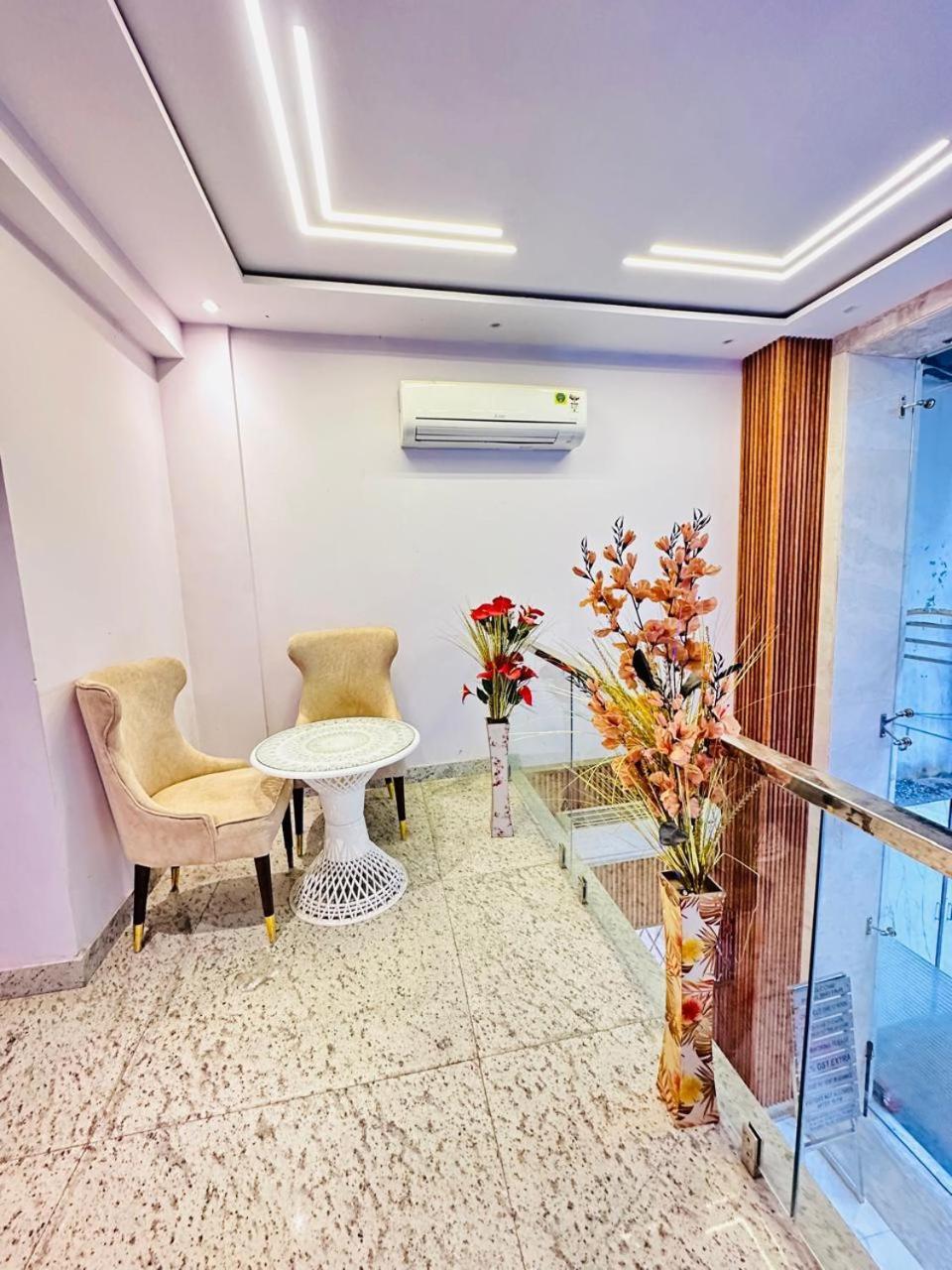Hotel Mayfair Just A Minute Away From New Delhi Railway Station And Connaught Place Zewnętrze zdjęcie
